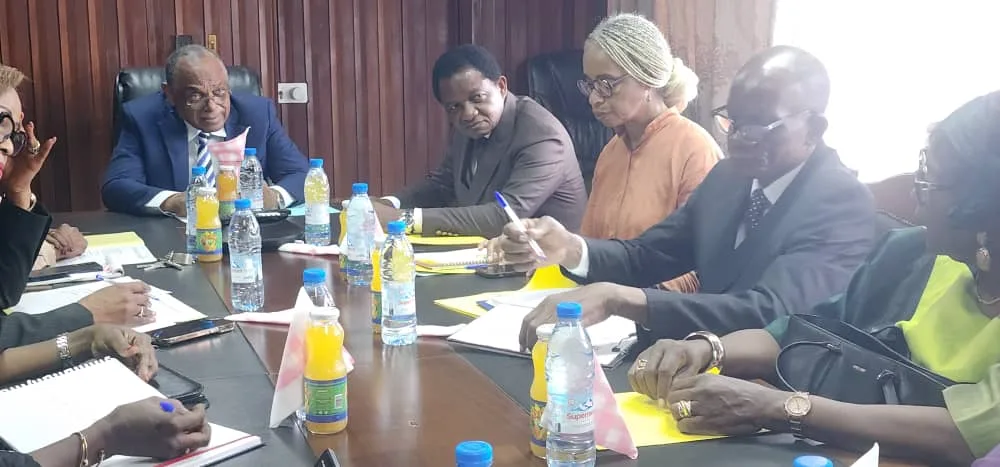Communes du Cameroun : Face à la crise des salaires et de la CNPS, les maires alertent le gouvernement.